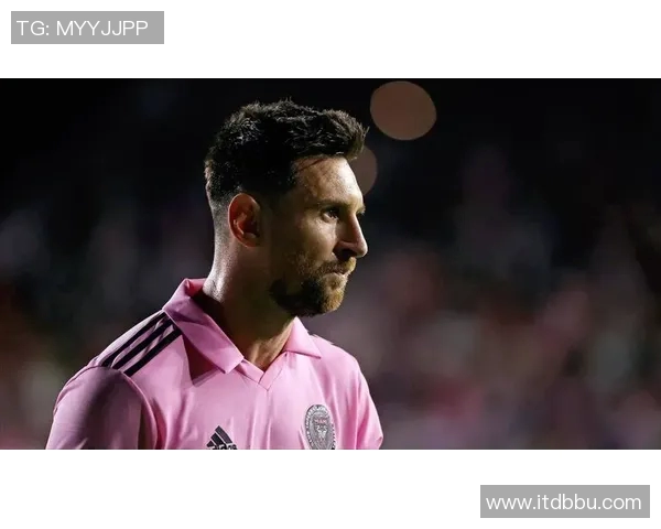 跨越时代的足球传奇明星回顾与影响力分析