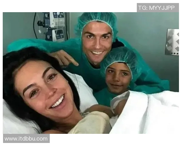 早早生娃的足球明星们如何平衡家庭与职业生涯的挑战与成就 早早生娃的足球明星们如何平衡家庭与职业生涯的挑战与成就